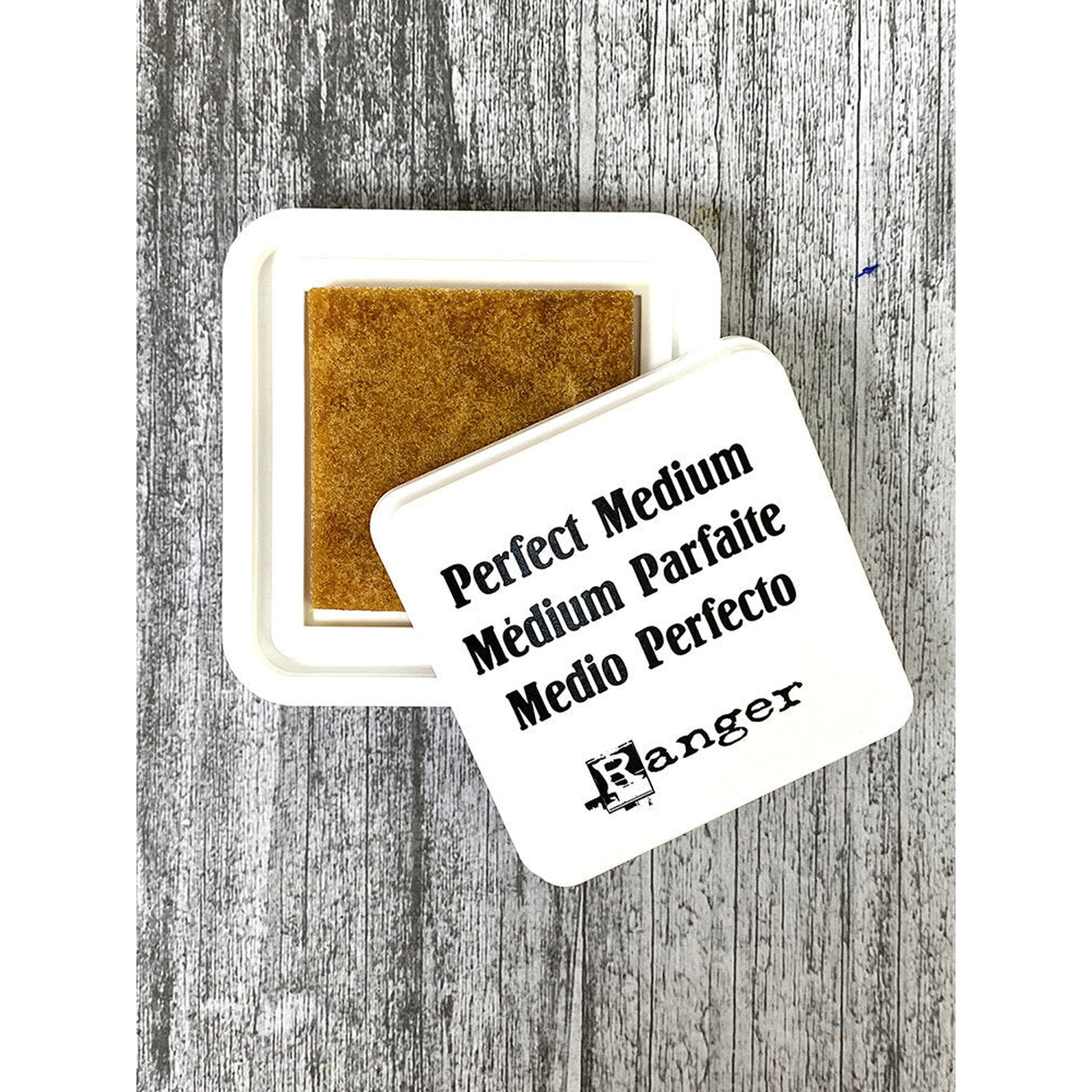 Ranger Perfect Medium Stamp Pad Clear