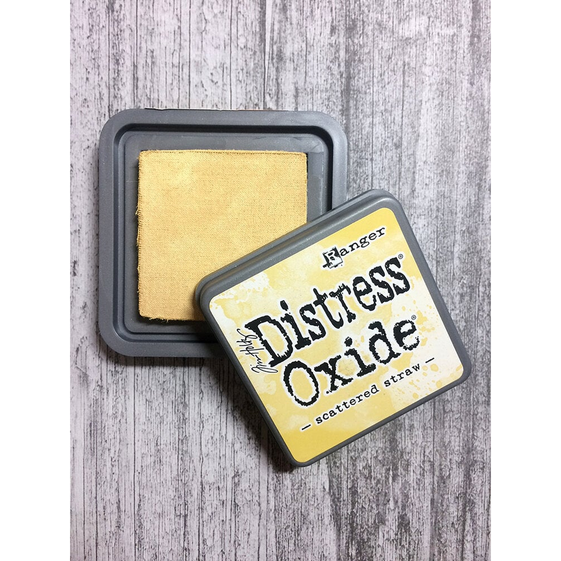 Tim Holtz Distress Oxide - Scattered Straw